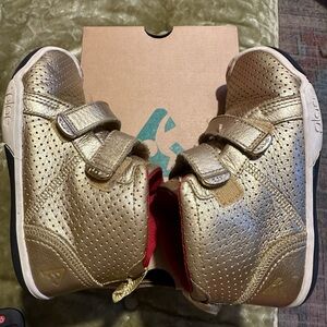 PLAE unisex high top kids gold size 12